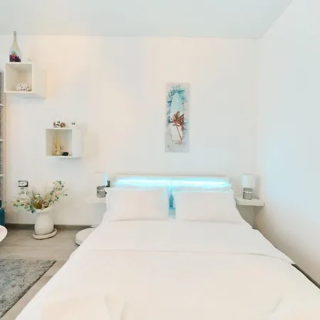 Blue Wave In Nord10 - Pool N Playground Apartment Mamaia